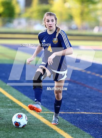 Thumbnail 3 in Loyola Academy vs. Glenbrook South (IHSA 3A Sectional Semifinal) photogallery.