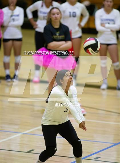 Thumbnail 3 in FR: Camarillo @ Moorpark photogallery.