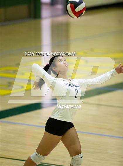 Thumbnail 2 in FR: Camarillo @ Moorpark photogallery.