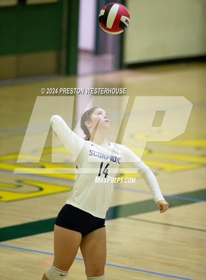 Thumbnail 3 in FR: Camarillo @ Moorpark photogallery.