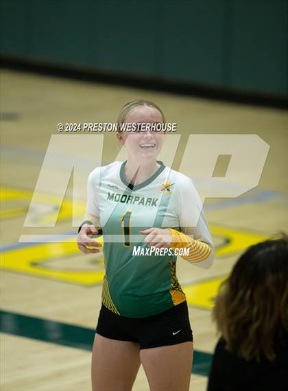 Thumbnail 1 in FR: Camarillo @ Moorpark photogallery.