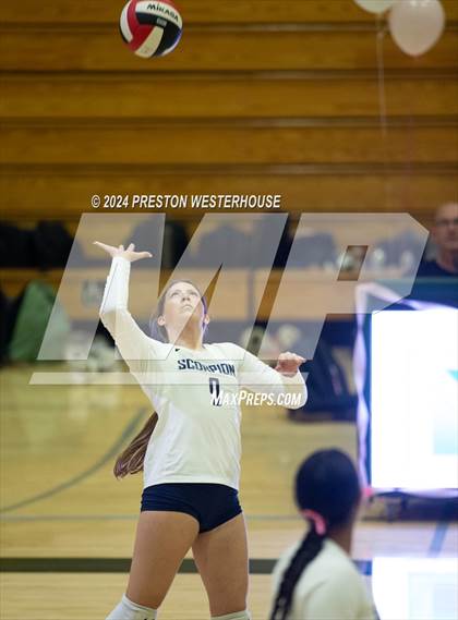 Thumbnail 2 in FR: Camarillo @ Moorpark photogallery.