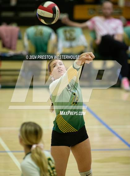 Thumbnail 1 in FR: Camarillo @ Moorpark photogallery.