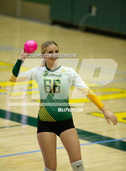 Thumbnail 1 in FR: Camarillo @ Moorpark photogallery.