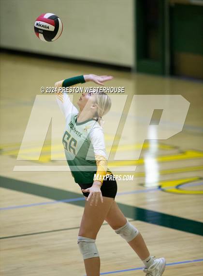 Thumbnail 3 in FR: Camarillo @ Moorpark photogallery.