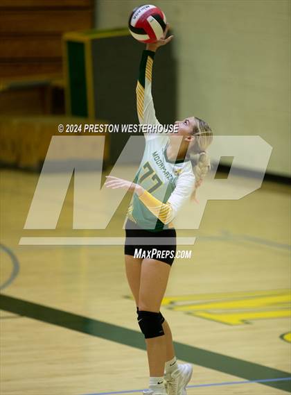 Thumbnail 2 in FR: Camarillo @ Moorpark photogallery.