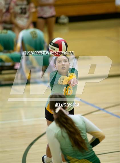 Thumbnail 3 in FR: Camarillo @ Moorpark photogallery.