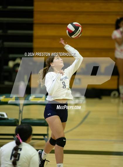 Thumbnail 1 in FR: Camarillo @ Moorpark photogallery.