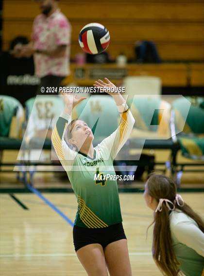 Thumbnail 2 in FR: Camarillo @ Moorpark photogallery.