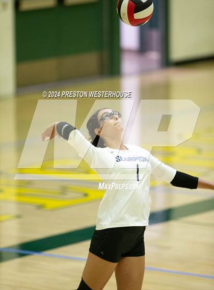 Thumbnail 3 in FR: Camarillo @ Moorpark photogallery.
