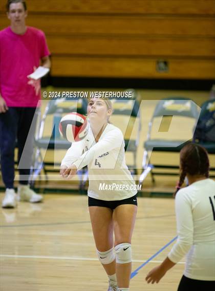 Thumbnail 3 in FR: Camarillo @ Moorpark photogallery.