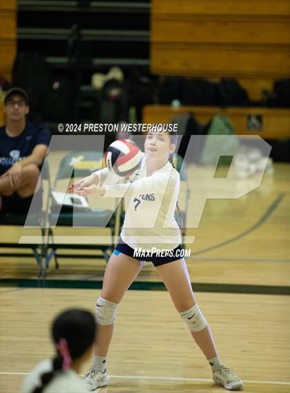 Thumbnail 1 in FR: Camarillo @ Moorpark photogallery.