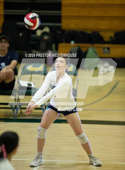 Thumbnail 3 in FR: Camarillo @ Moorpark photogallery.