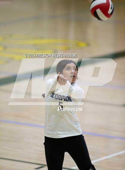Thumbnail 3 in FR: Camarillo @ Moorpark photogallery.