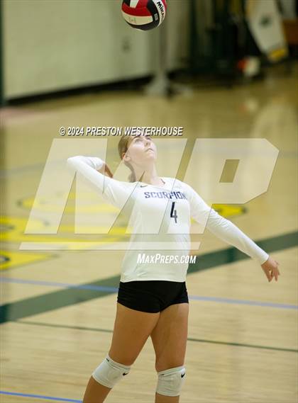 Thumbnail 2 in FR: Camarillo @ Moorpark photogallery.