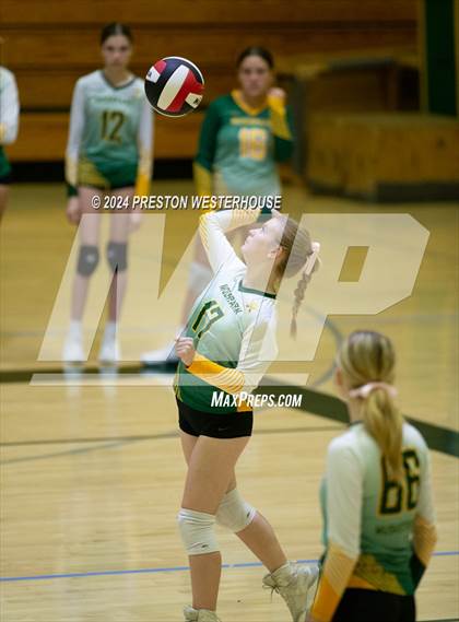 Thumbnail 1 in FR: Camarillo @ Moorpark photogallery.