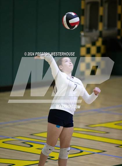 Thumbnail 3 in FR: Camarillo @ Moorpark photogallery.