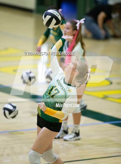 Thumbnail 2 in FR: Camarillo @ Moorpark photogallery.