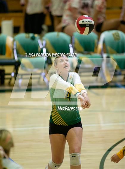 Thumbnail 3 in FR: Camarillo @ Moorpark photogallery.