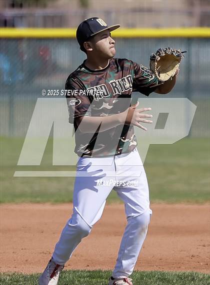 Thumbnail 2 in Rio Rico vs Snowflake photogallery.