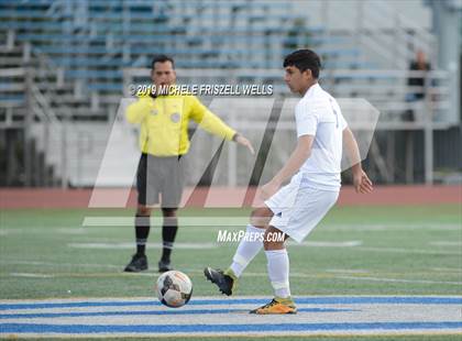 Thumbnail 1 in Chula Vista vs Grossmont (Grossmont Holiday Tournament) photogallery.