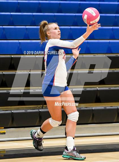 Thumbnail 3 in Moreno Valley vs McCall-Donnelly (NIKE Tournament of Champions) photogallery.