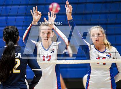 Thumbnail 1 in Moreno Valley vs McCall-Donnelly (NIKE Tournament of Champions) photogallery.