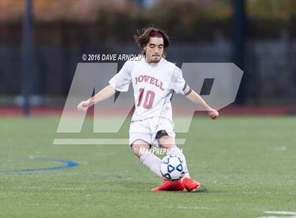 Thumbnail 2 in Lincoln-Sudbury vs. Lexington (MIAA Division 1 North Semifinal) photogallery.