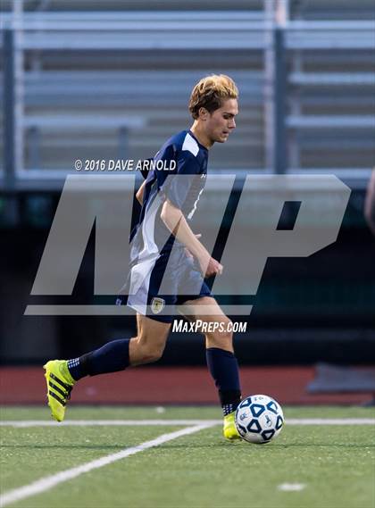 Thumbnail 1 in Lincoln-Sudbury vs. Lexington (MIAA Division 1 North Semifinal) photogallery.
