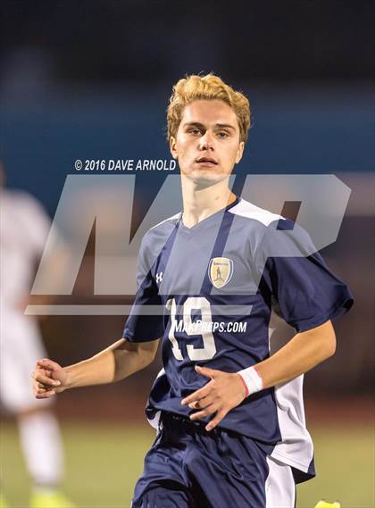 Thumbnail 2 in Lincoln-Sudbury vs. Lexington (MIAA Division 1 North Semifinal) photogallery.