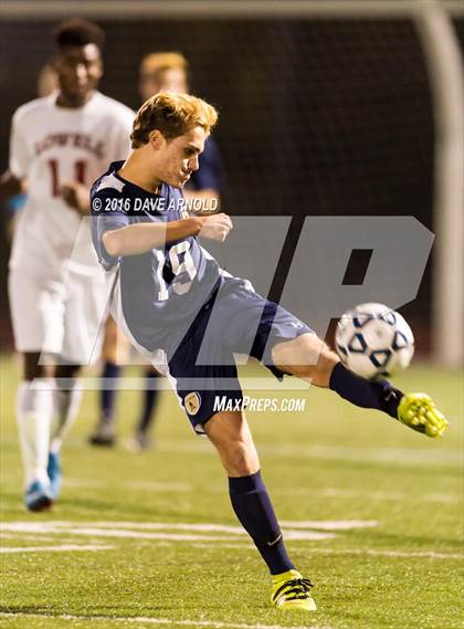 Thumbnail 2 in Lincoln-Sudbury vs. Lexington (MIAA Division 1 North Semifinal) photogallery.