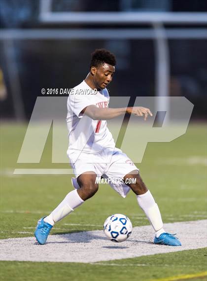 Thumbnail 3 in Lincoln-Sudbury vs. Lexington (MIAA Division 1 North Semifinal) photogallery.