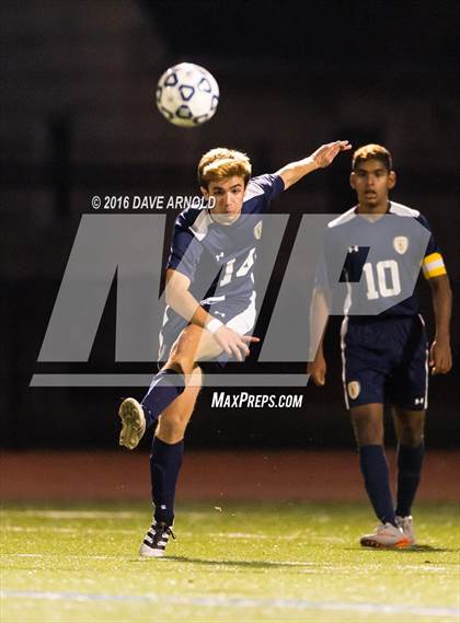 Thumbnail 2 in Lincoln-Sudbury vs. Lexington (MIAA Division 1 North Semifinal) photogallery.
