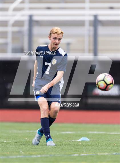 Thumbnail 2 in Lincoln-Sudbury vs. Lexington (MIAA Division 1 North Semifinal) photogallery.