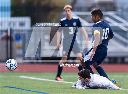 Thumbnail 2 in Lincoln-Sudbury vs. Lexington (MIAA Division 1 North Semifinal) photogallery.