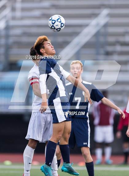 Thumbnail 2 in Lincoln-Sudbury vs. Lexington (MIAA Division 1 North Semifinal) photogallery.