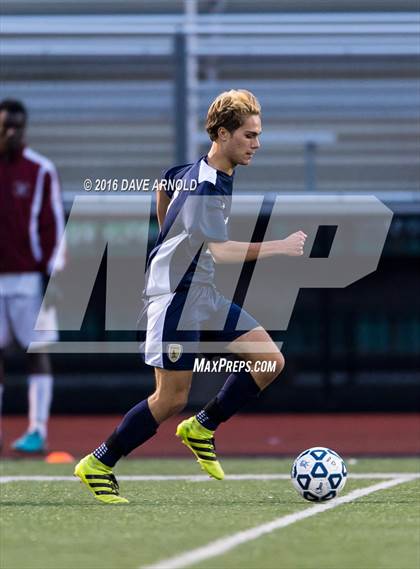 Thumbnail 3 in Lincoln-Sudbury vs. Lexington (MIAA Division 1 North Semifinal) photogallery.