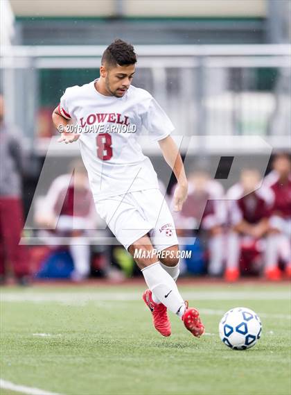 Thumbnail 2 in Lincoln-Sudbury vs. Lexington (MIAA Division 1 North Semifinal) photogallery.