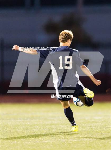 Thumbnail 1 in Lincoln-Sudbury vs. Lexington (MIAA Division 1 North Semifinal) photogallery.