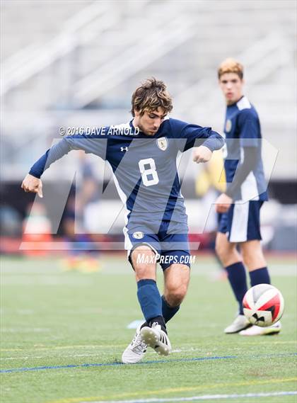 Thumbnail 2 in Lincoln-Sudbury vs. Lexington (MIAA Division 1 North Semifinal) photogallery.