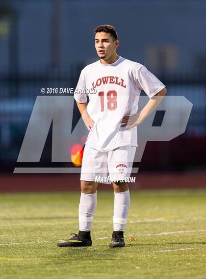 Thumbnail 1 in Lincoln-Sudbury vs. Lexington (MIAA Division 1 North Semifinal) photogallery.