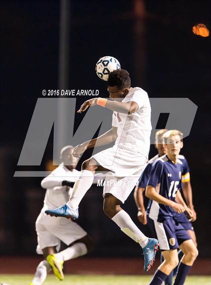 Thumbnail 1 in Lincoln-Sudbury vs. Lexington (MIAA Division 1 North Semifinal) photogallery.