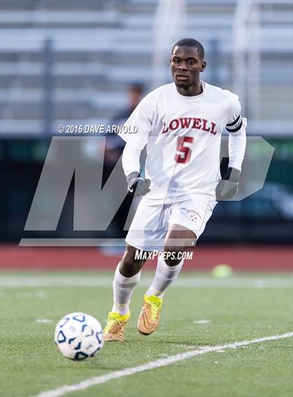 Thumbnail 2 in Lincoln-Sudbury vs. Lexington (MIAA Division 1 North Semifinal) photogallery.