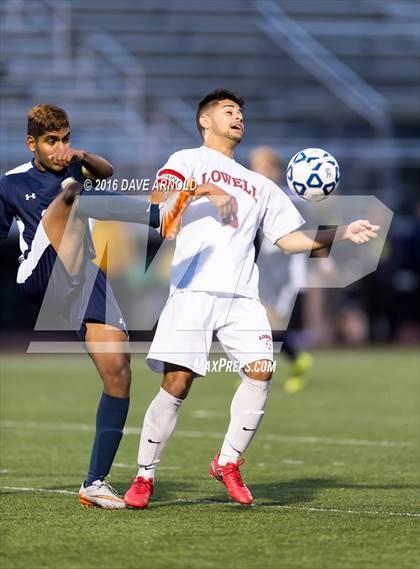 Thumbnail 1 in Lincoln-Sudbury vs. Lexington (MIAA Division 1 North Semifinal) photogallery.