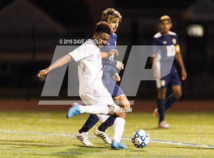 Thumbnail 3 in Lincoln-Sudbury vs. Lexington (MIAA Division 1 North Semifinal) photogallery.