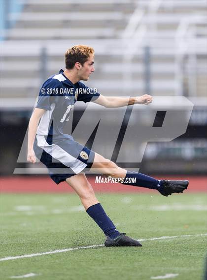 Thumbnail 2 in Lincoln-Sudbury vs. Lexington (MIAA Division 1 North Semifinal) photogallery.