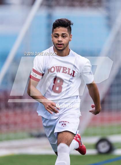 Thumbnail 3 in Lincoln-Sudbury vs. Lexington (MIAA Division 1 North Semifinal) photogallery.