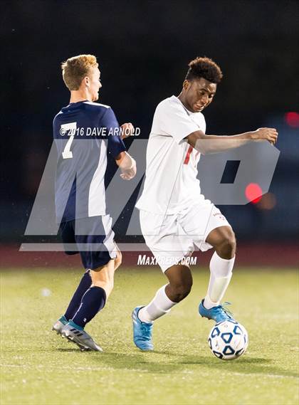 Thumbnail 3 in Lincoln-Sudbury vs. Lexington (MIAA Division 1 North Semifinal) photogallery.