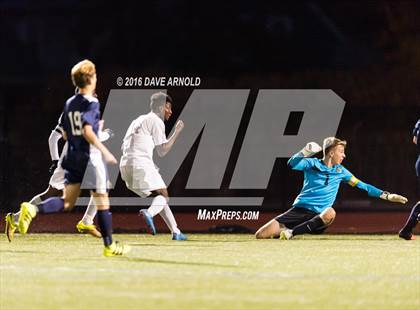 Thumbnail 1 in Lincoln-Sudbury vs. Lexington (MIAA Division 1 North Semifinal) photogallery.