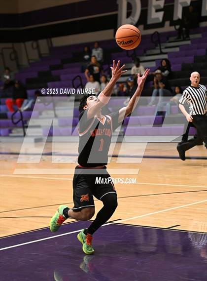 Thumbnail 2 in The Palmdale Aerospace Academy vs. Highland photogallery.